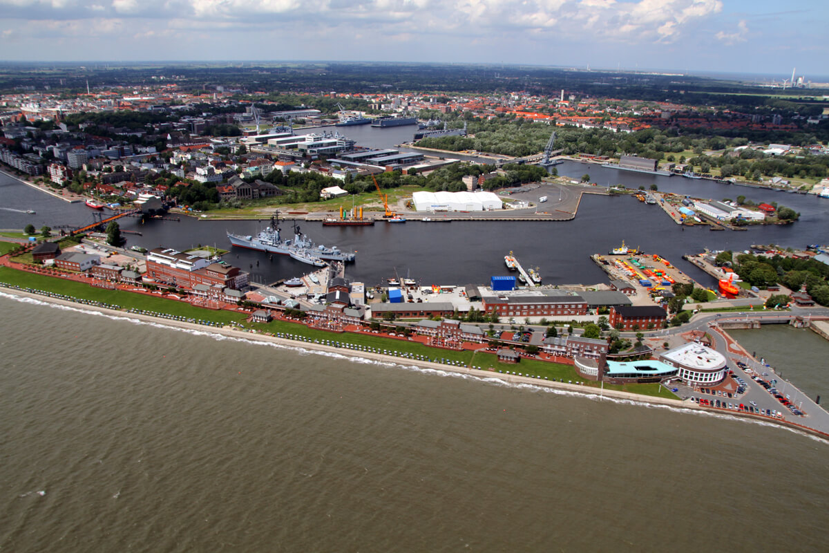 Luftaufnahme des Südstrands in Wilhelmshaven